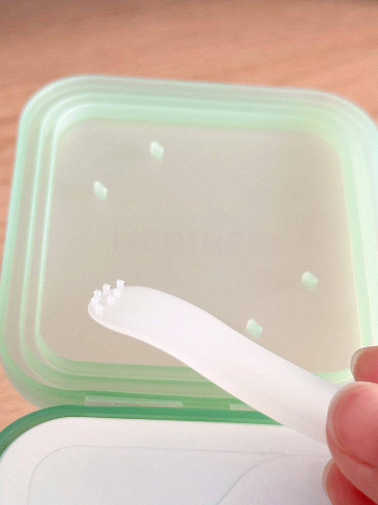MEDIHEAL茶樹棉片開箱：內附衛生小勺子方便取用，細緻紗布材質近拍